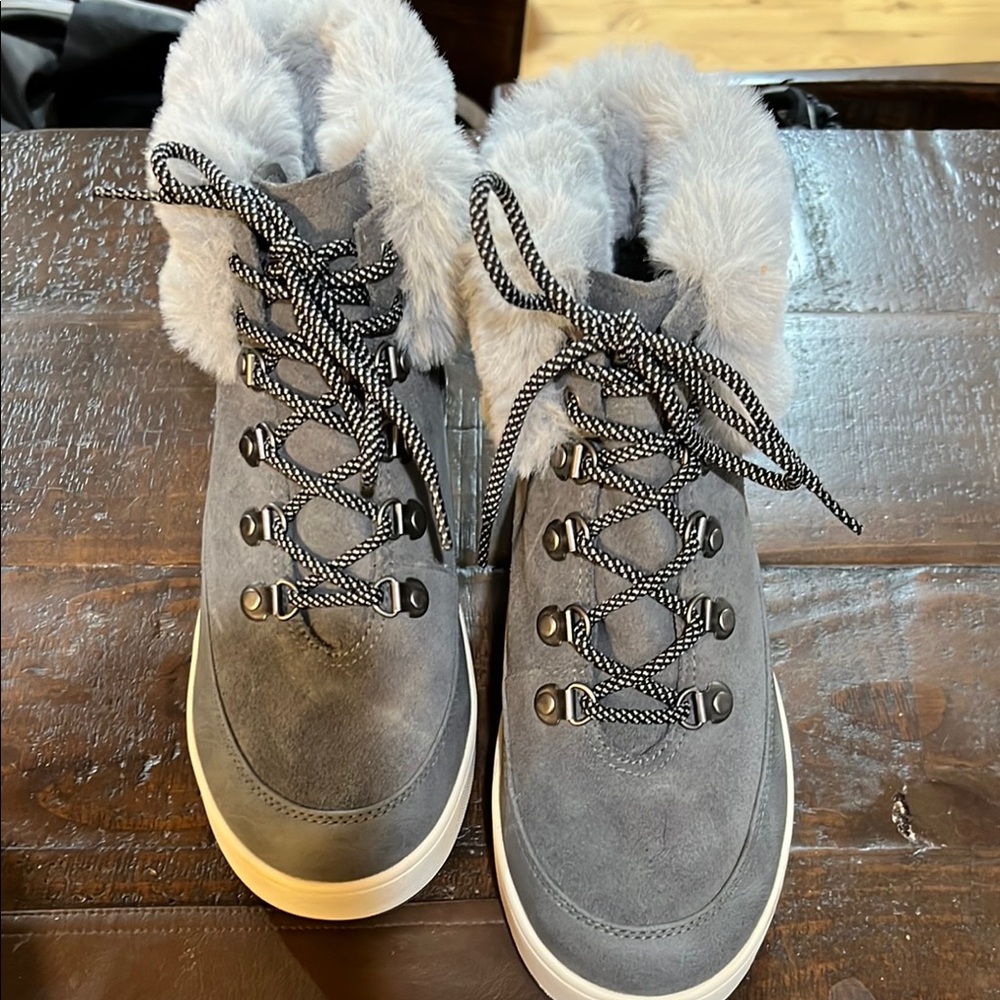Women's Gray Fur-Lined Boots